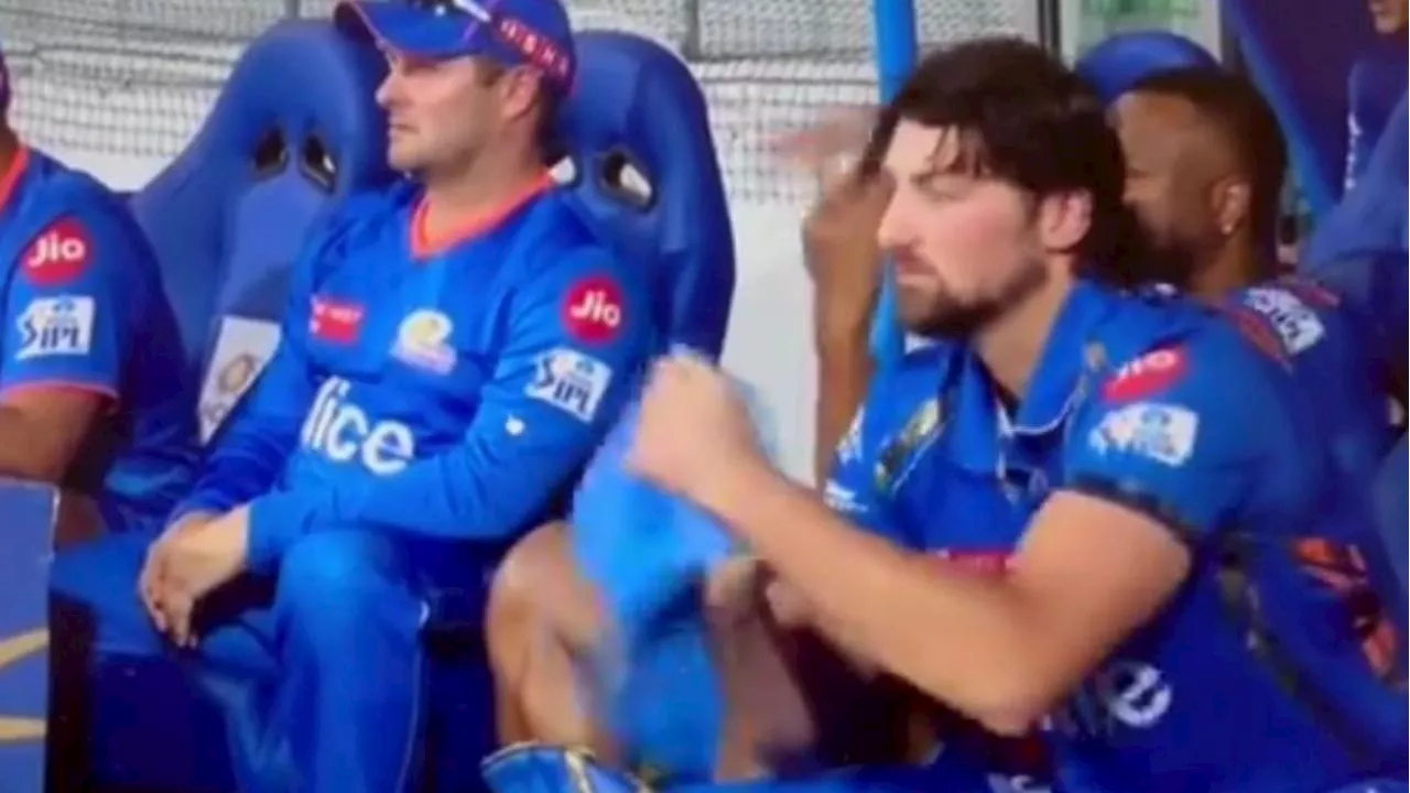 Aussie star fined for illegal dugout gesture