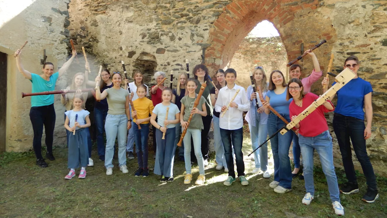 Die ganze Flöten-Familie versammelte sich auf Ruine Kaja