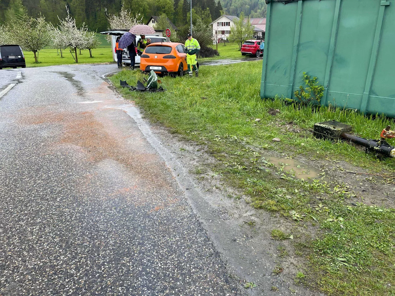 Seon / Olsberg AG: Zweimal Totalschaden nach Selbstunfall