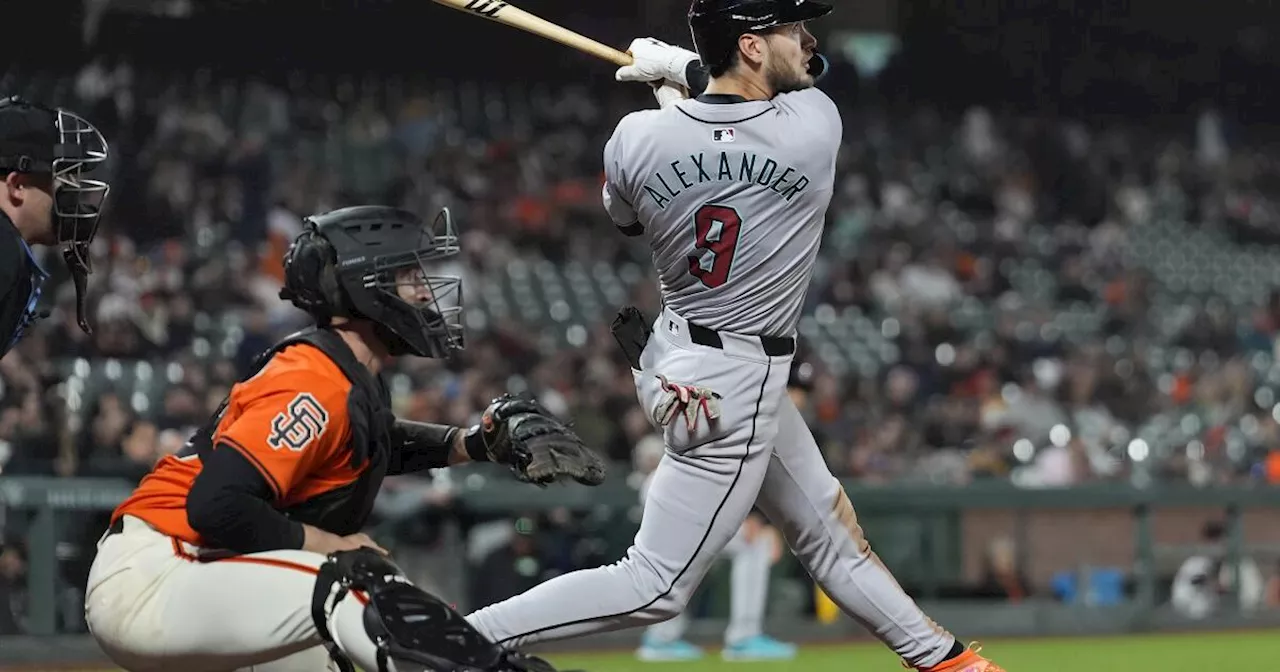 Montgomery luce; Diamondbacks apalean 17-1 a Gigantes