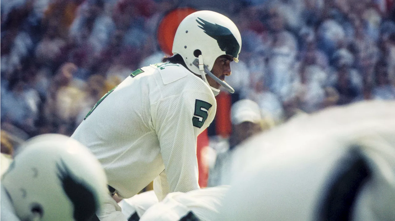 Roman Gabriel, Pro Bowl Quarterback With Rams and Eagles, Dies at 83