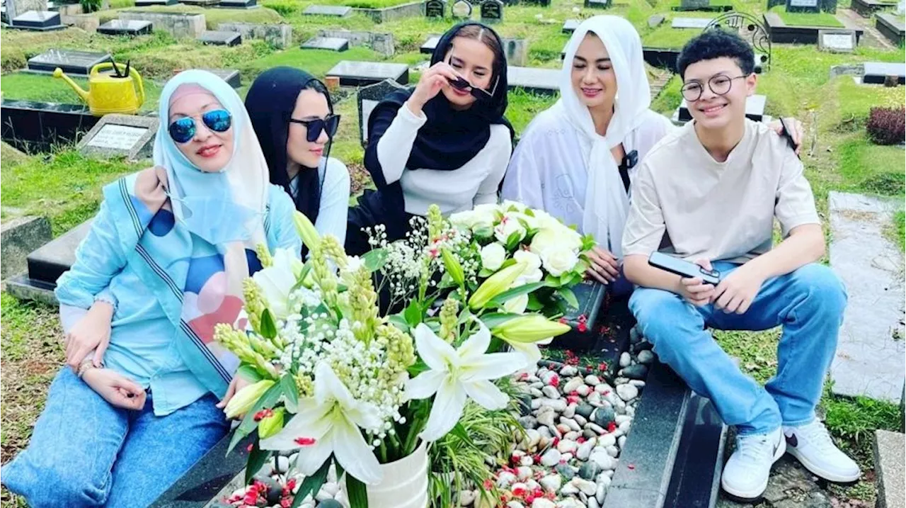 Harta Kekayaan Angelina Sondakh, Pilih Tutupi Tas Mewah saat ke Makam Adjie Massaid