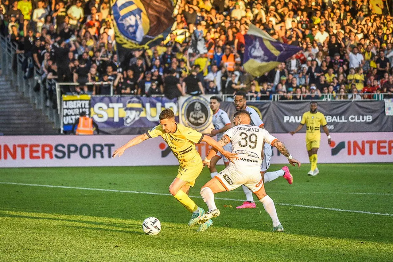 Ligue 2 : le Pau FC surclasse Laval (3-0) et peut rêver des play-offs