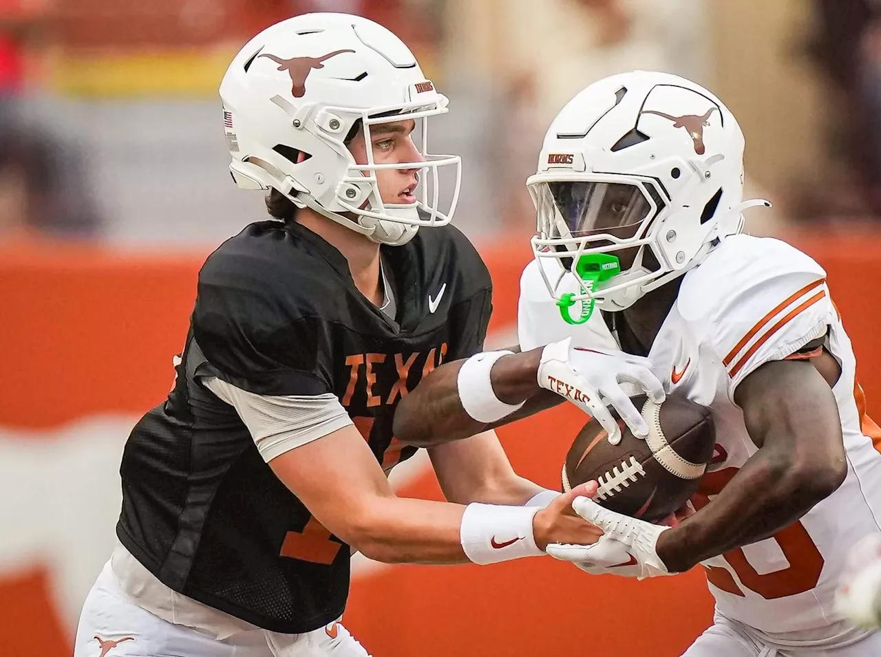 Arch Manning stars in Texas football spring game with 75-yard TD pass