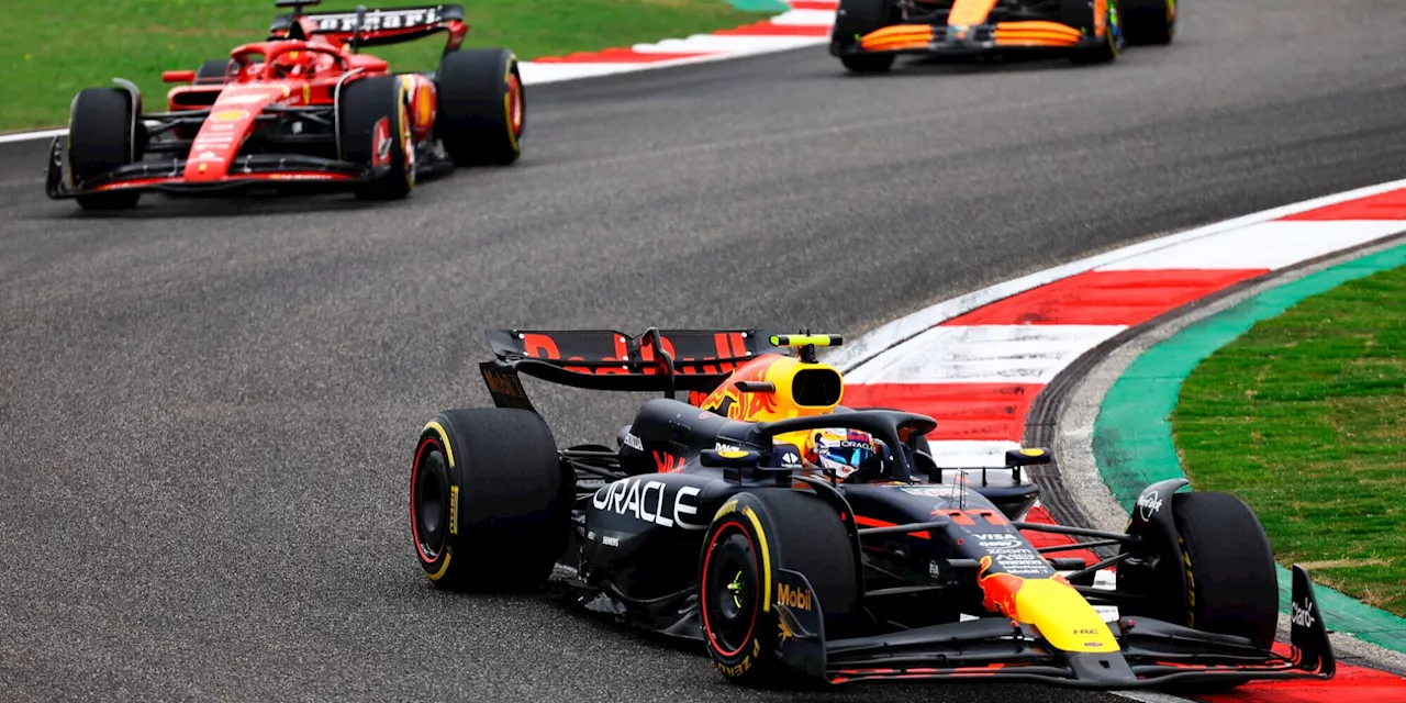 Cina, disastro Ferrari: bufera tra Leclerc e Sainz e Verstappen se ne va