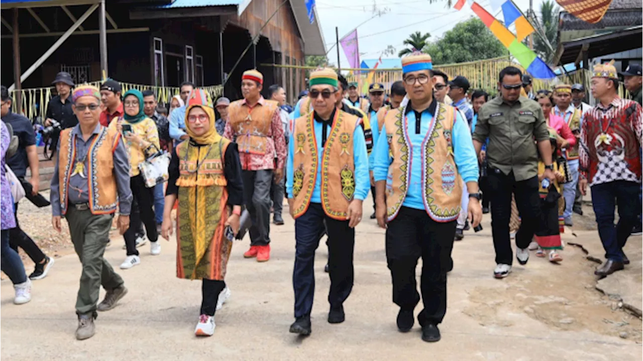 Hadiri Pesta Adat Lom Plai, Pj Gubernur Kaltim: Seni Budaya Ini Harus Dilestarikan