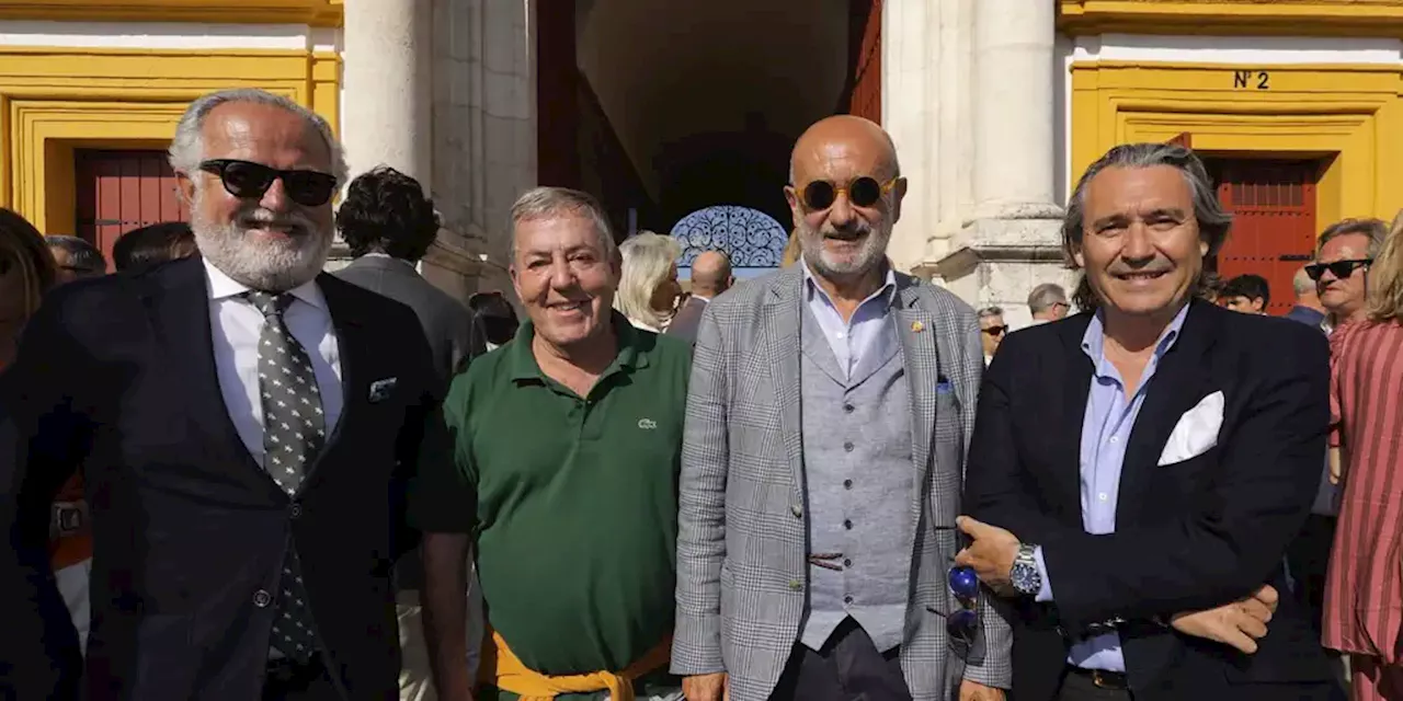 En imágenes, Puerta del Príncipe de la corrida de El Fandi, Escribano y Esaú Fernández en Sevilla 2024