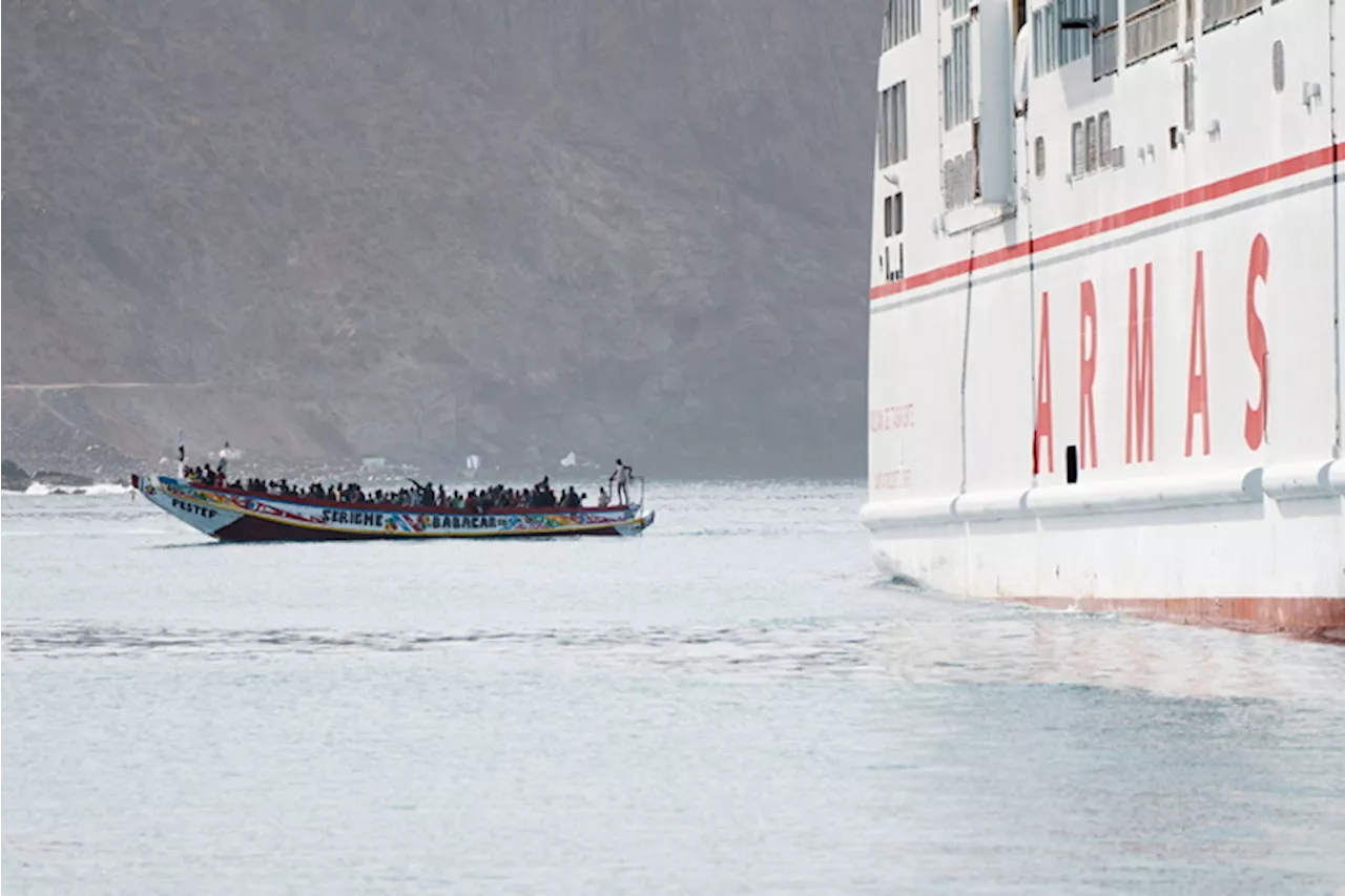 Migranti: 150 persone su 2 caicchi sbarcate alle isole Canarie