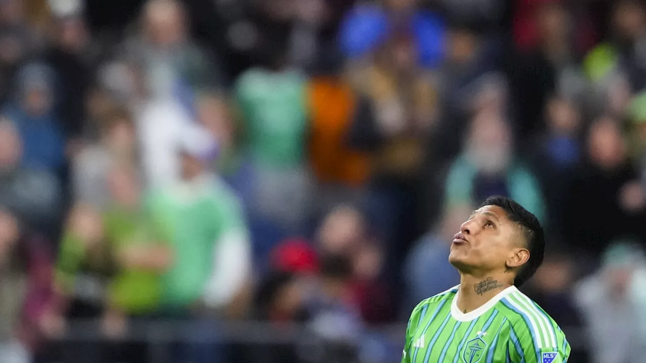 Whitecaps take advantage of two Seattle red cards to beat Sounders 2-0