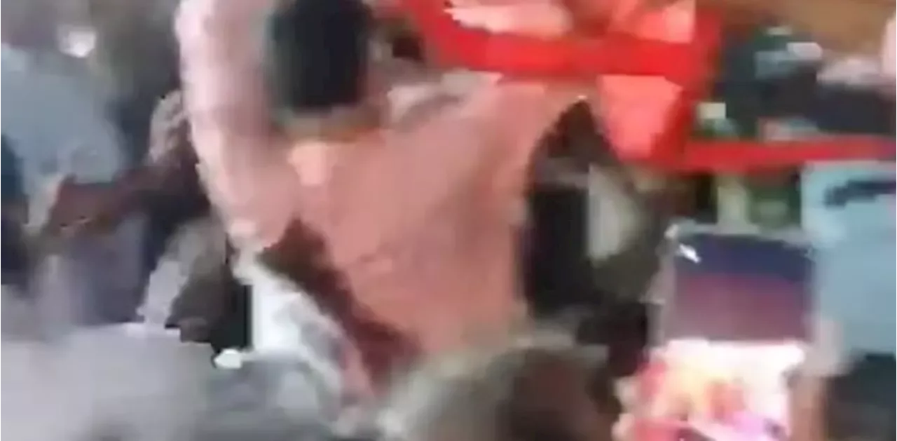بی جے پی اور کانگریس کے حامیوں نے انتخابی مباحثے کو میدانِ جنگ بنا دیا