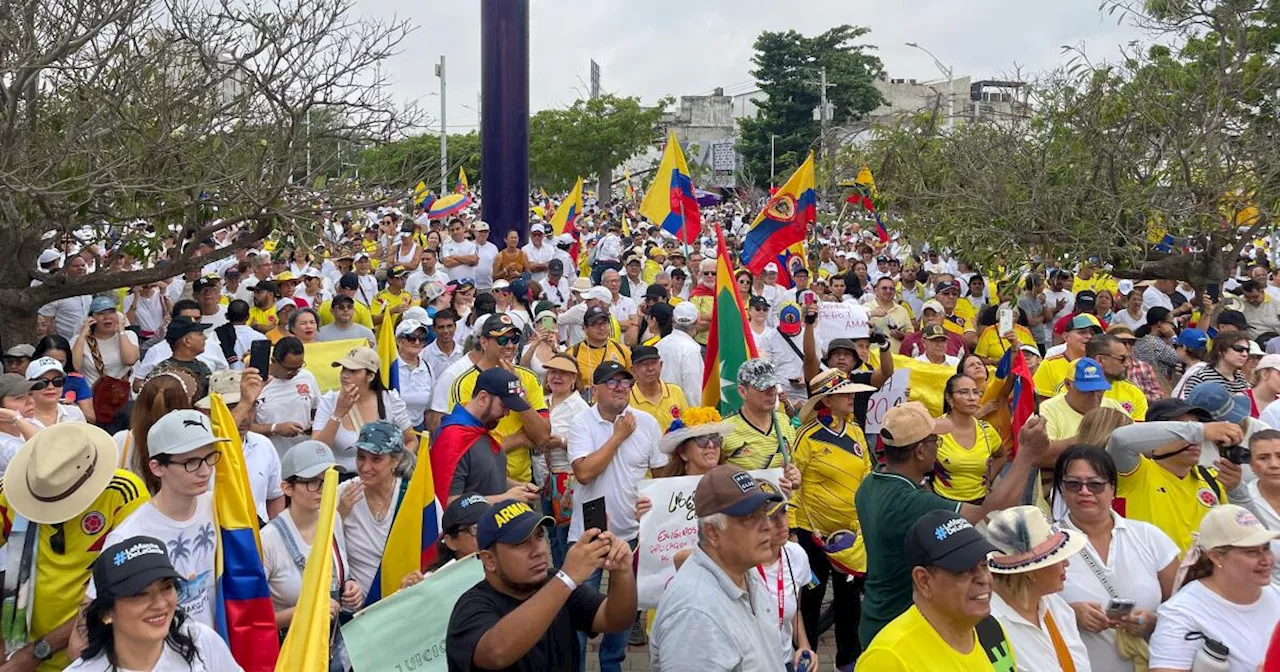 Cerca de 4.000 personas marcharon contra el gobierno del presidente Gustavo Petro en Barranquilla