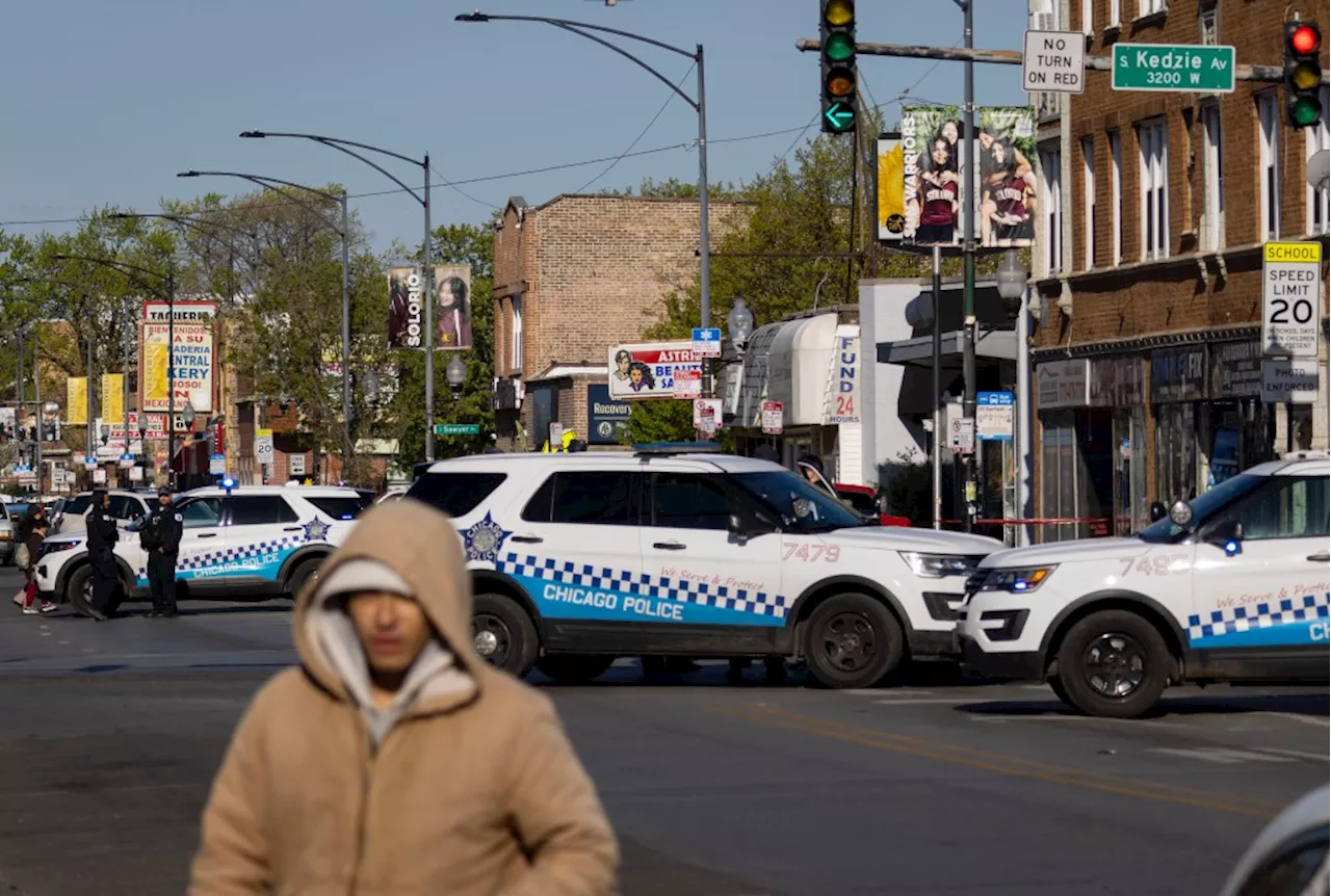 Off-duty Chicago police officer fatally shot in Gage Park