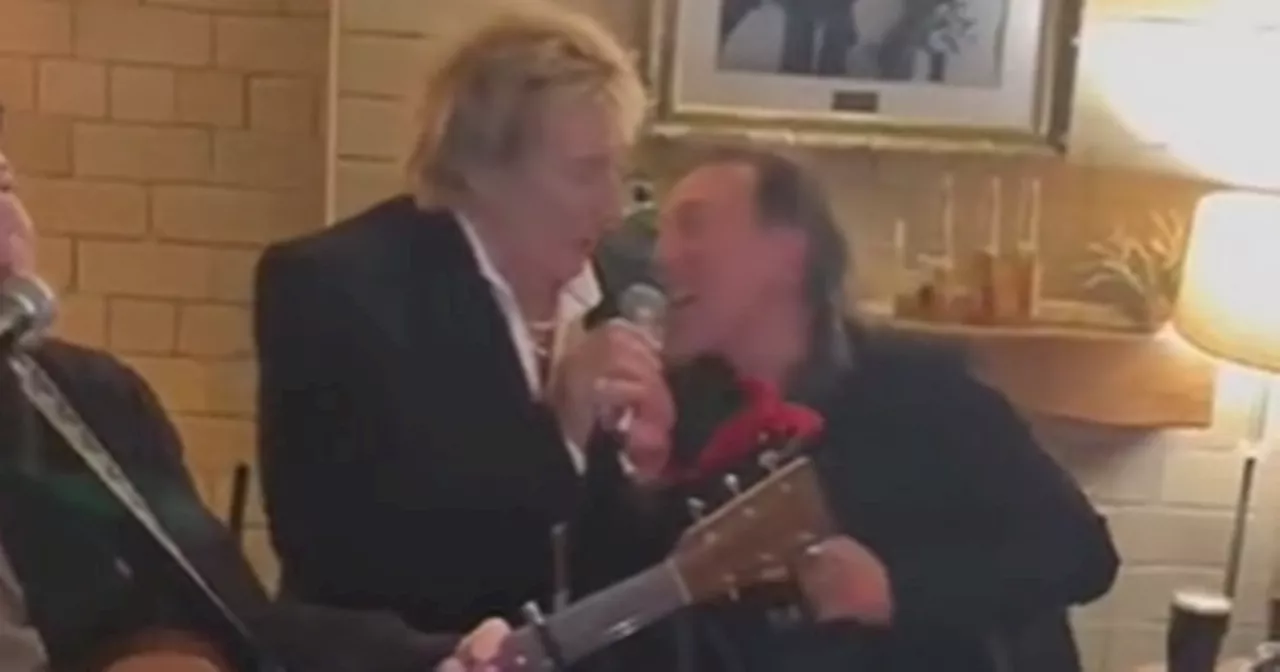 Rod Stewart surprises Glasgow punters with singalong in pub after Celtic game