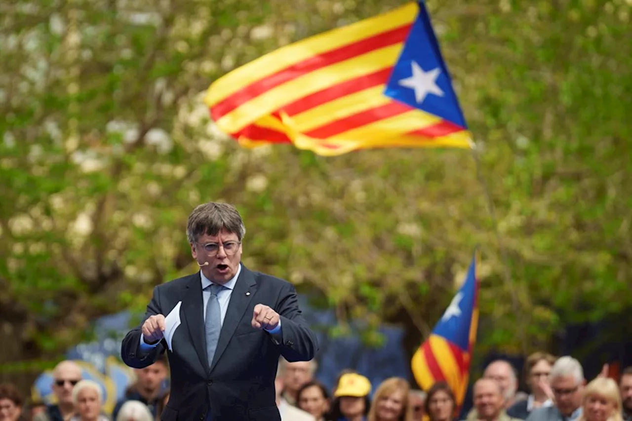 Puigdemont dispara las expectativas de JxCat para un 12M planteado como un duelo con Illa