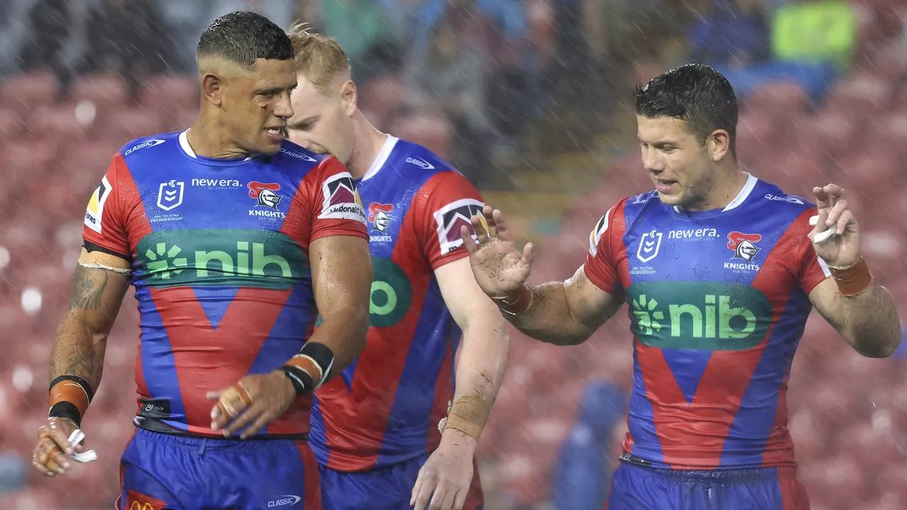 LIVE NRL: Knights playmaker dropped in shake-up as Bulldogs reshuffle pack