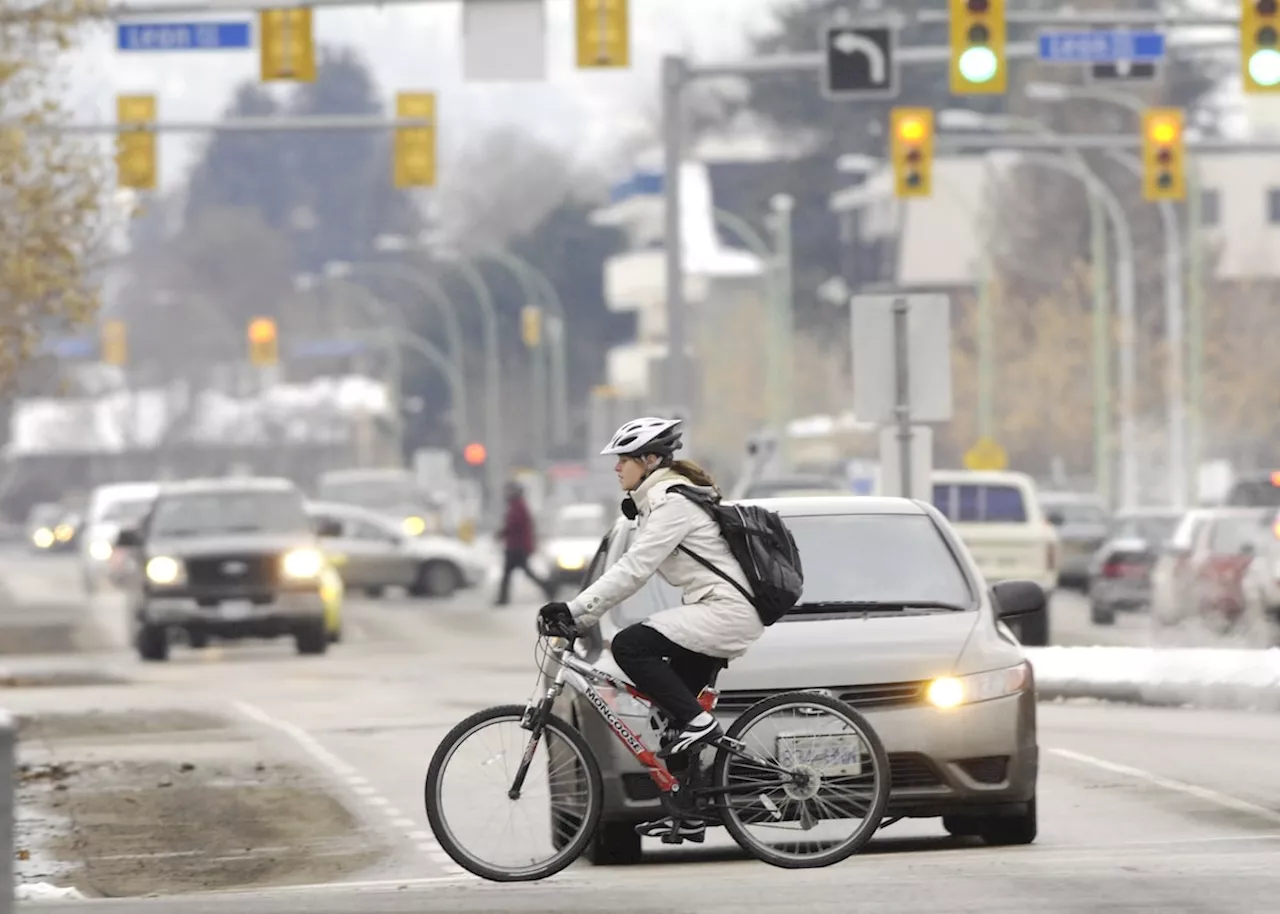 Are cyclists supposed to walk their bikes in crosswalks?