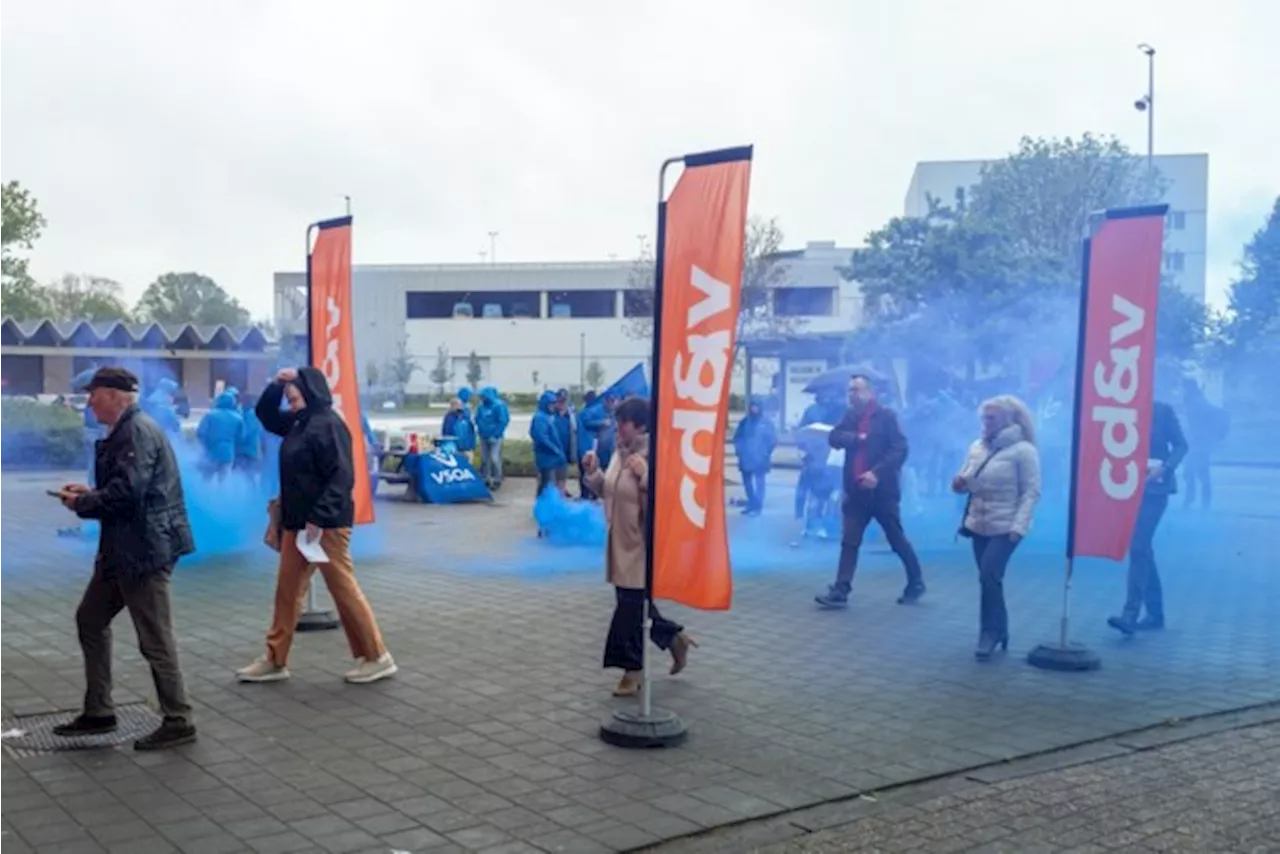 Politievakbond VSOA voert actie aan CD&V-congres in Nekkerhal: “Politici mogen geen woordbreuk plegen tegenove