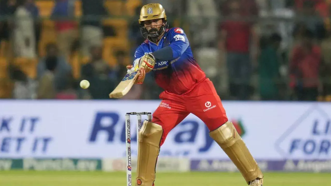 KKR vs RCB: Dinesh Karthik ने IPL में रच दिया इतिहास, आज तक सिर्फ 2 ही भारतीय क्रिकेटर कर पाए हैं ये कारनामा