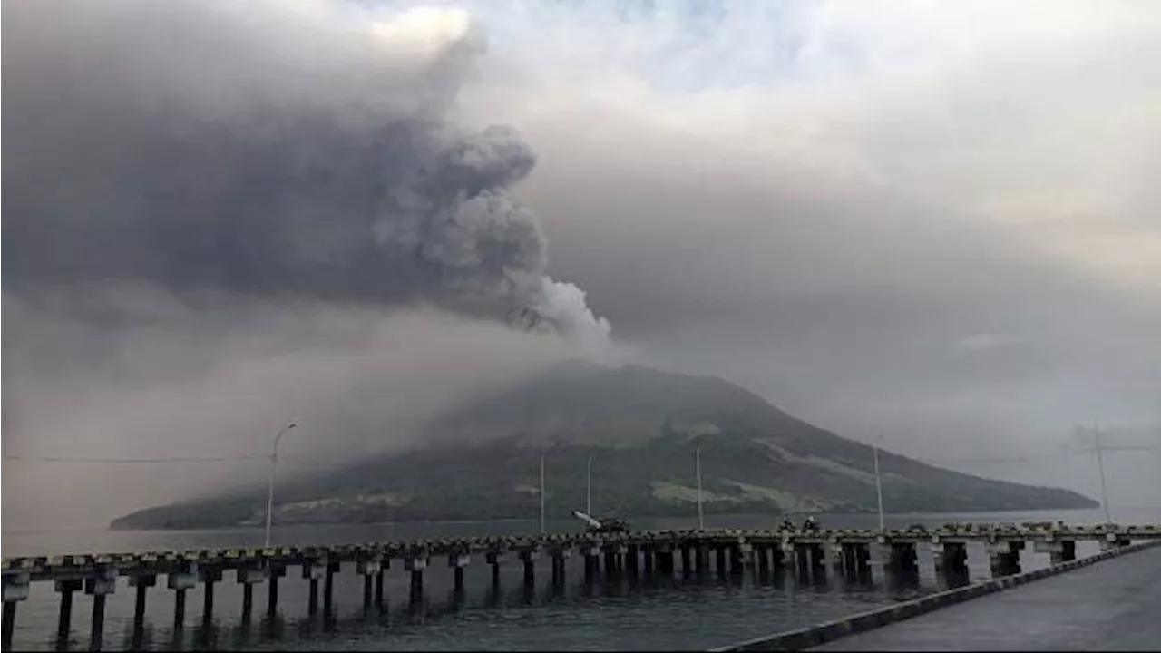 BNPB Sebut Erupsi Gunung Ruang Rusak 498 Rumah dan 3 Fasilitas Publik