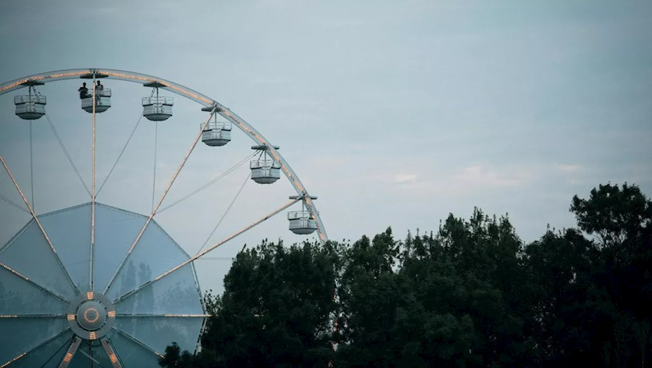 Terrible accident dans une fête foraine : une femme meurt après avoir été éjectée d’un manège