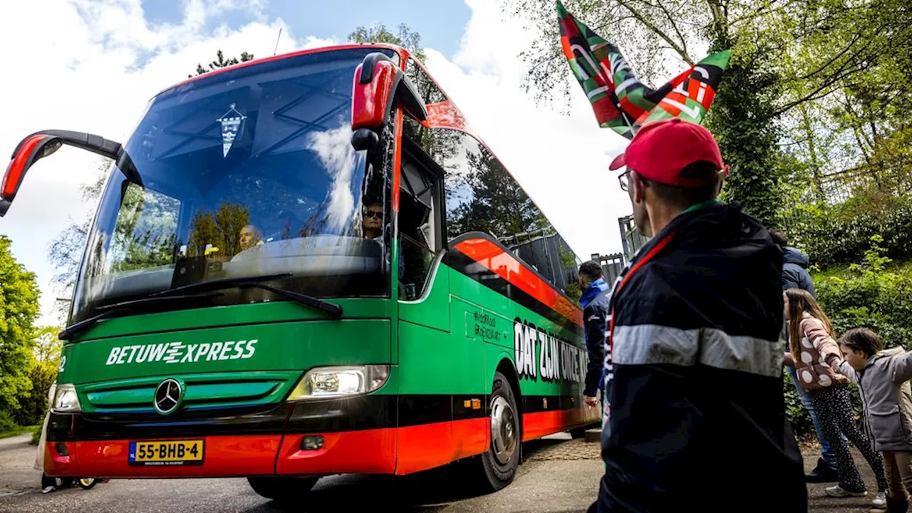 NEC-supporters onderweg naar De Kuip voor bekerfinale tegen Feyenoord • Aftrap om 18.00 uur