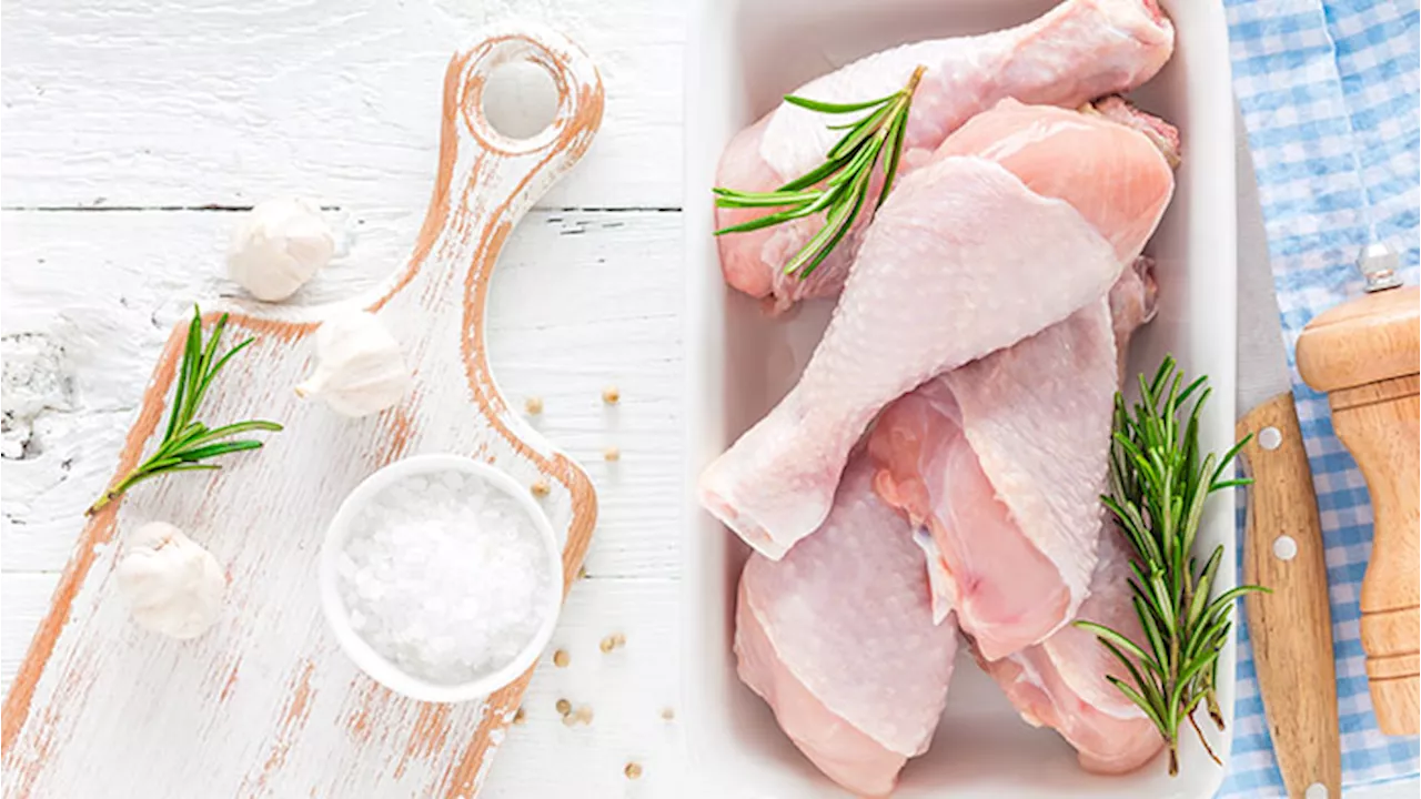 Pollo crudo: quali sono i rischi per la salute?