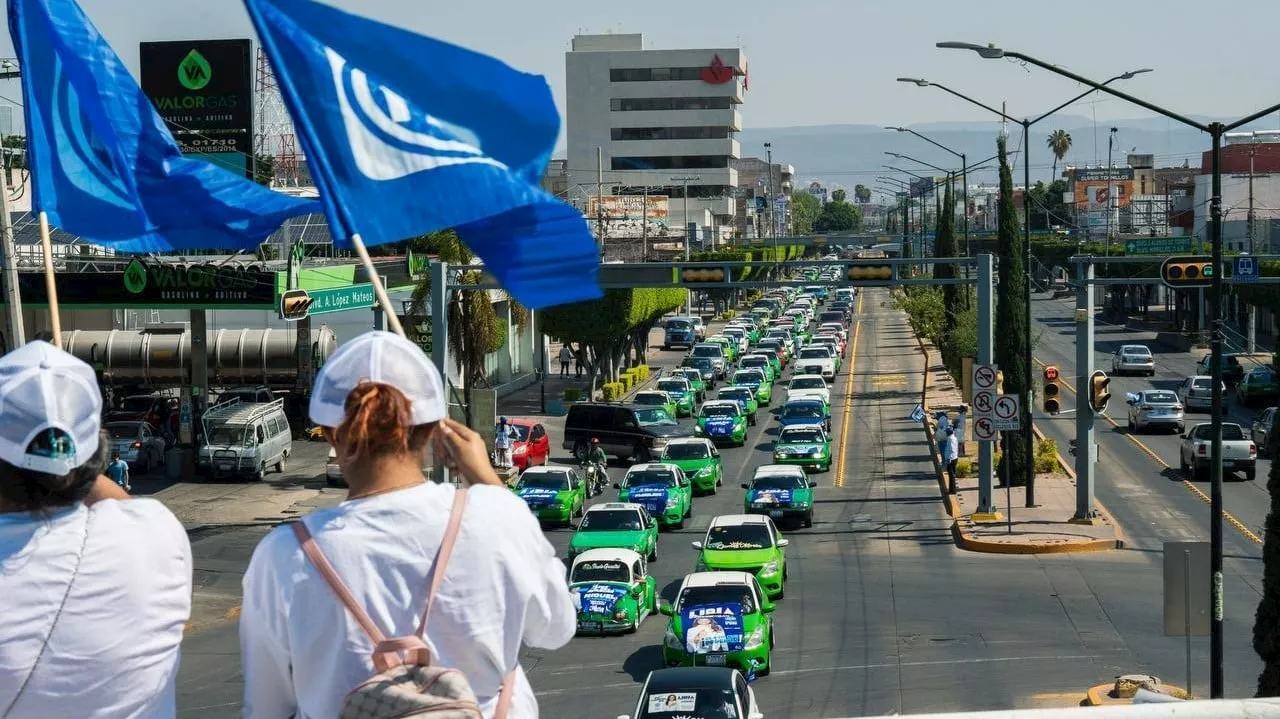 Taxistas de León demuestran su total apoyo a Libia García