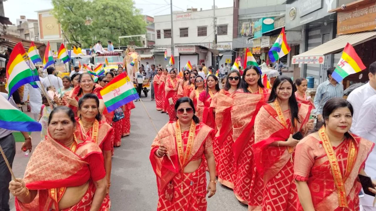 महावीर जयंती पर ठाठ-बाट से निकला जुलूस, साथ चले स्वर्णमयी अश्व रथ-ऐरावत