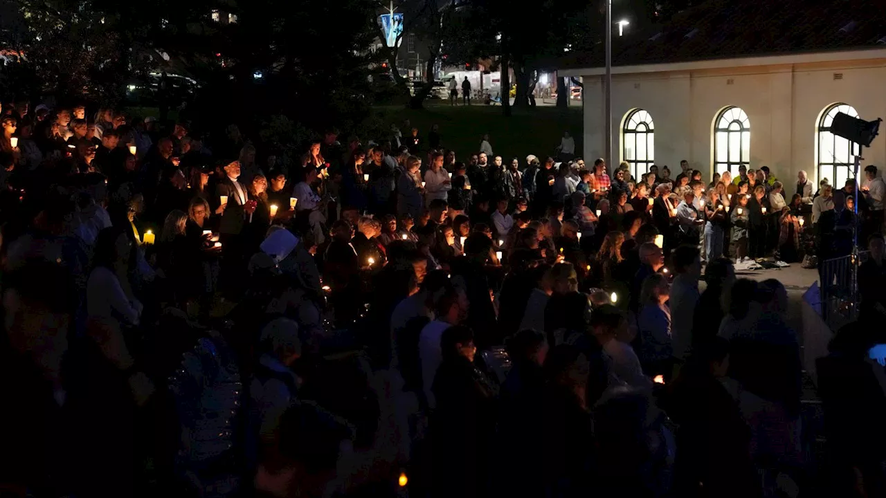 Sydney stabbings attack: Hundreds of mourners gather at candlelight vigil