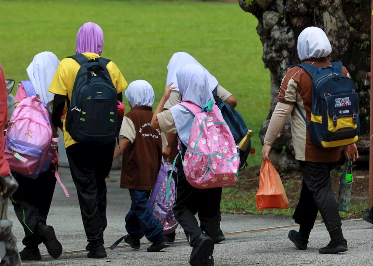 Ministry: Schools must abide by outdoor activity rules