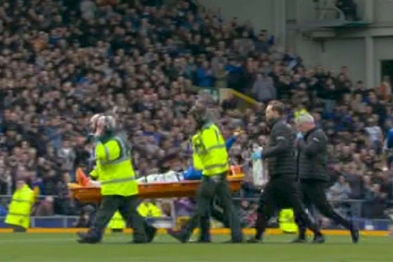 Everton star Beto stretchered off and given oxygen after sickening collision with Morgan Gibbs-White...