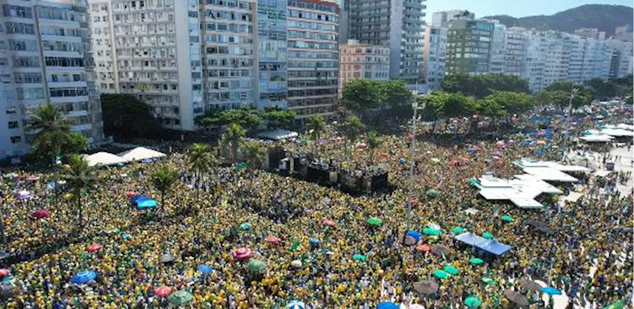 Bolsonaro no RJ: grupo da USP estima mais de 32 mil presentes; veja imagens