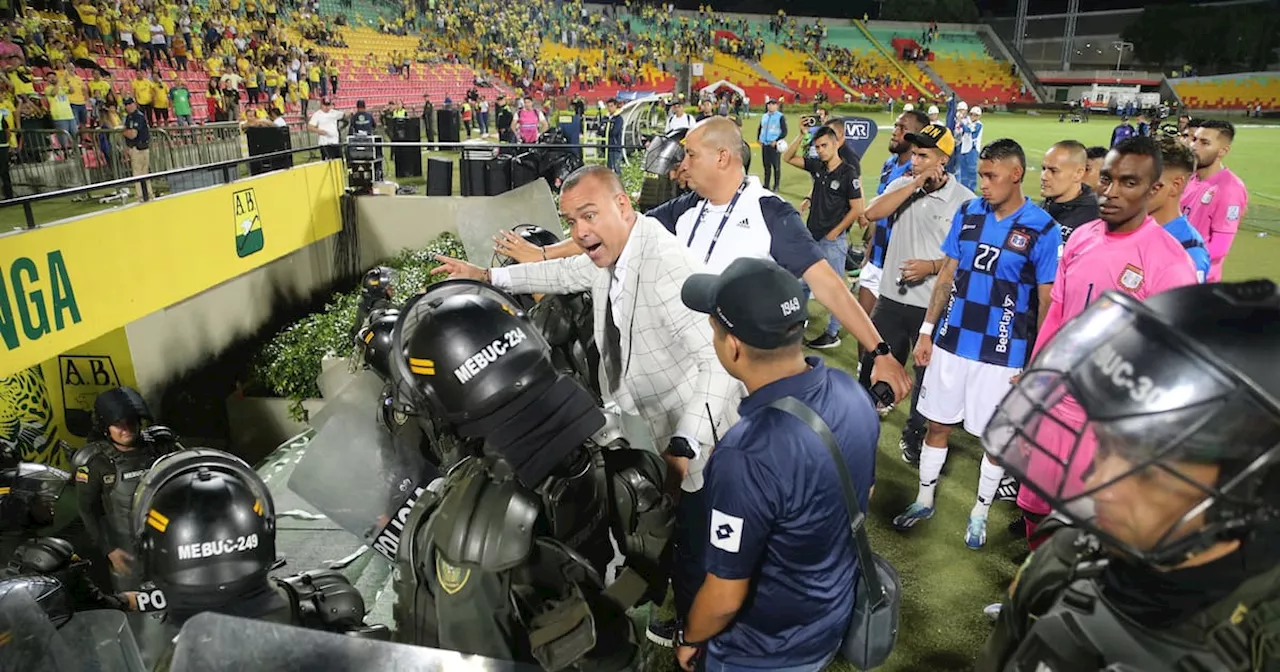  Rafael Dudamel se ‘enfrentó' ante la Policía y respaldó a los seguidores de Atlético Bucaramanga