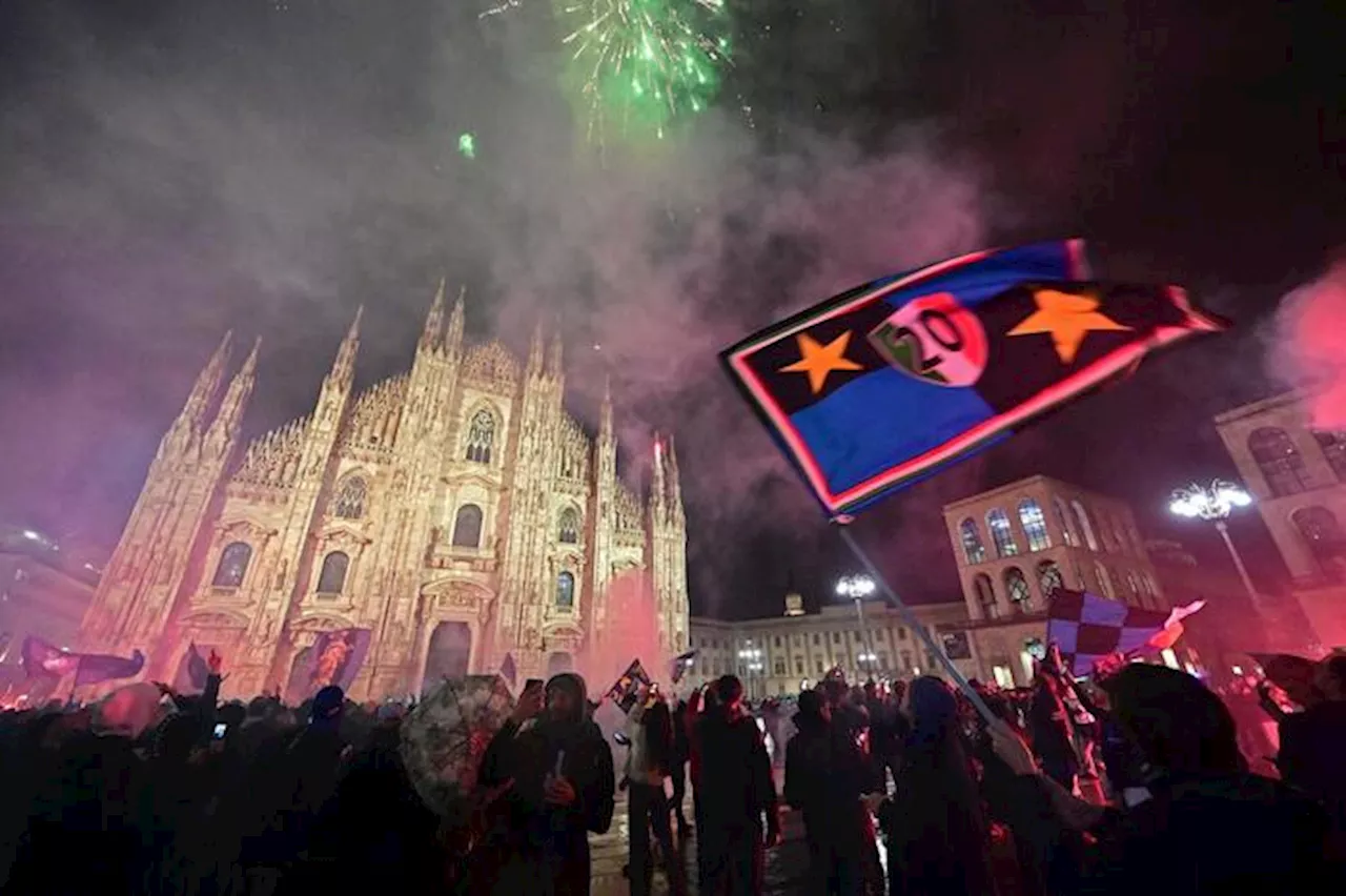 Scudetto Inter: Milano in festa, migliaia in Piazza Duomo