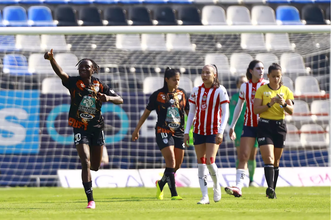 Pachuca derrotó a Chivas y firma histórica temporada