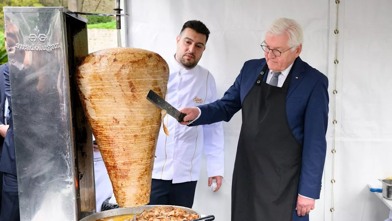 Bundespräsident Steinmeier reist mit Döner-Spieß in die Türkei