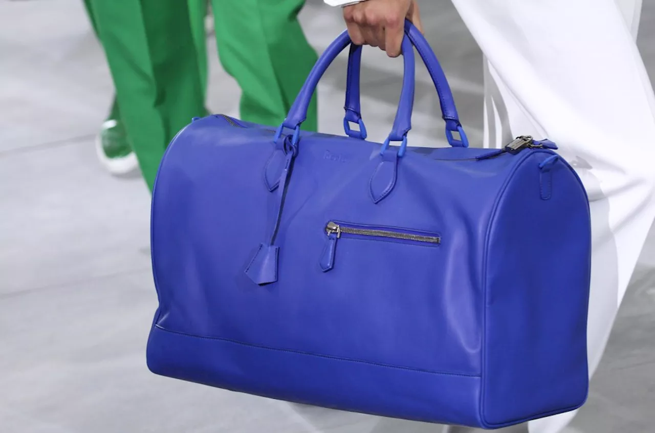 This Lightweight Duffel Bag Is Your Ultimate Travel Companion: Order Now