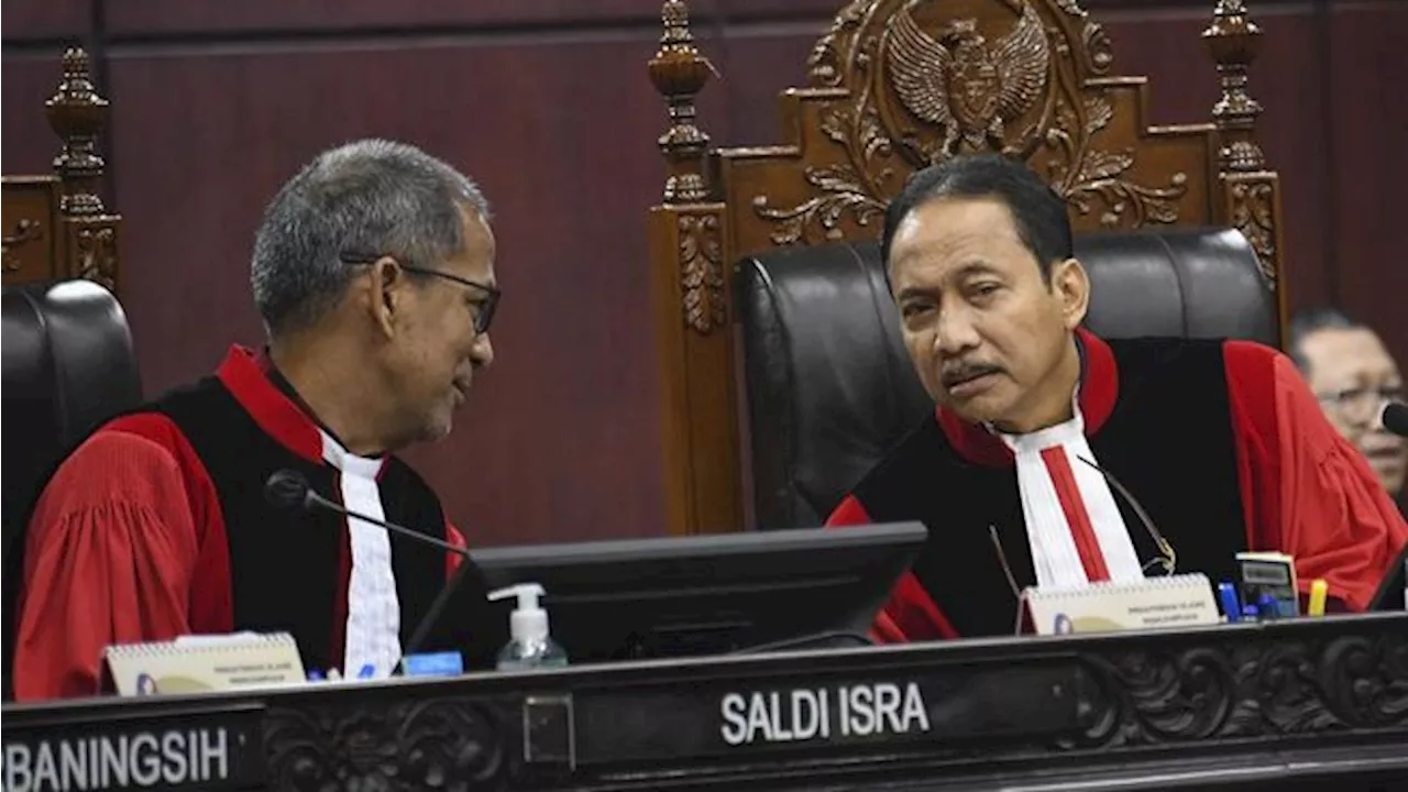 Hakim MK Sentil Peran Bawaslu hingga DPR di Sidang Putusan Pilpres