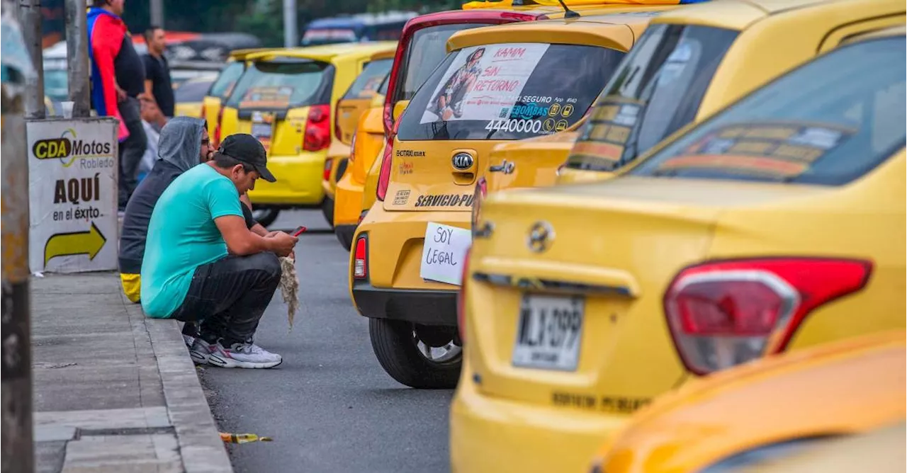 Tras ocho meses, Gobierno nada que cumple con subsidio para la gasolina a los taxistas