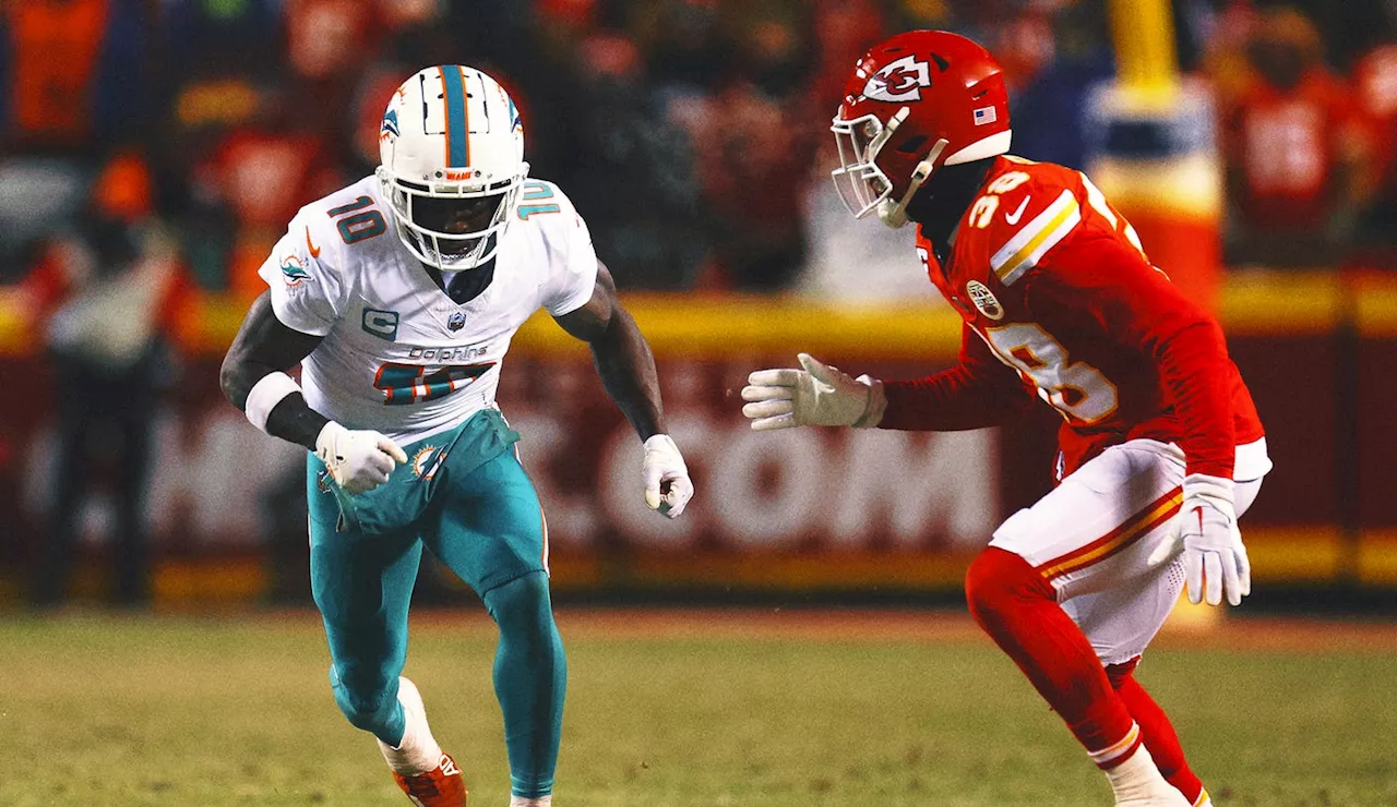 Tyreek Hill reveals Mike McDaniel called him out following playoff loss to Chiefs