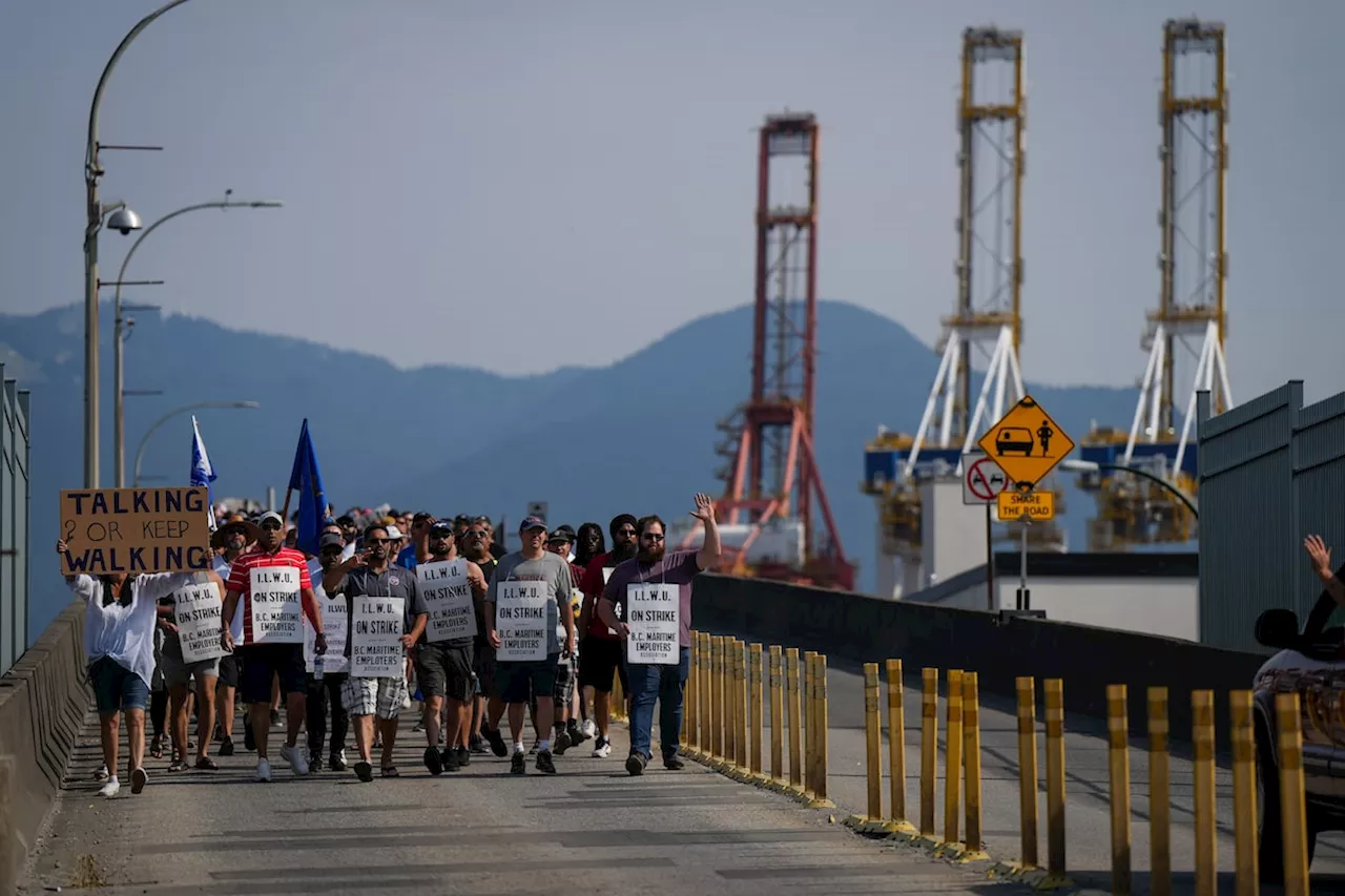 Labour minister announces inquiry into costly 2023 port strike in B.C.