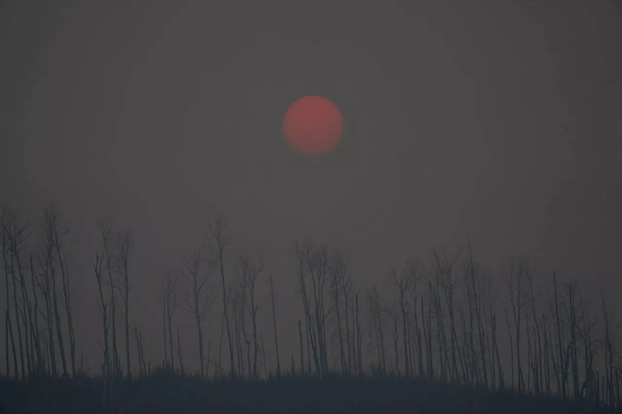 Hamlet near Fort McMurray, Alberta, on evacuation alert due to wildfire