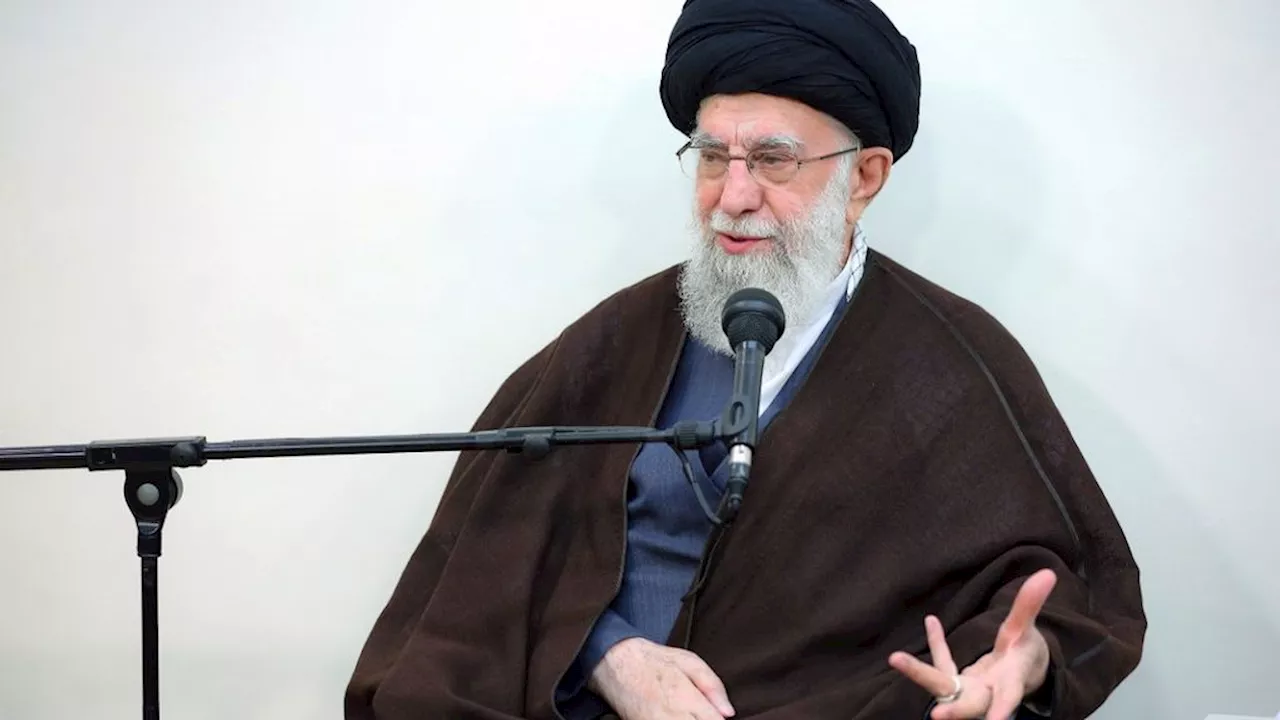 Ayatollah Khamenei: Iran Tunjukkan Kekuatannya Melawan Israel