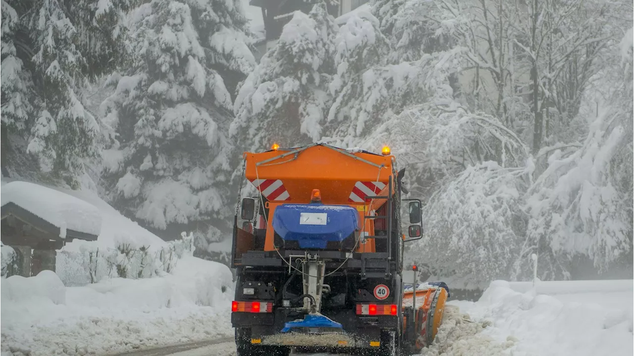 Schnee sorgt für Notmaßnahme – hier gilt Warnstufe Rot