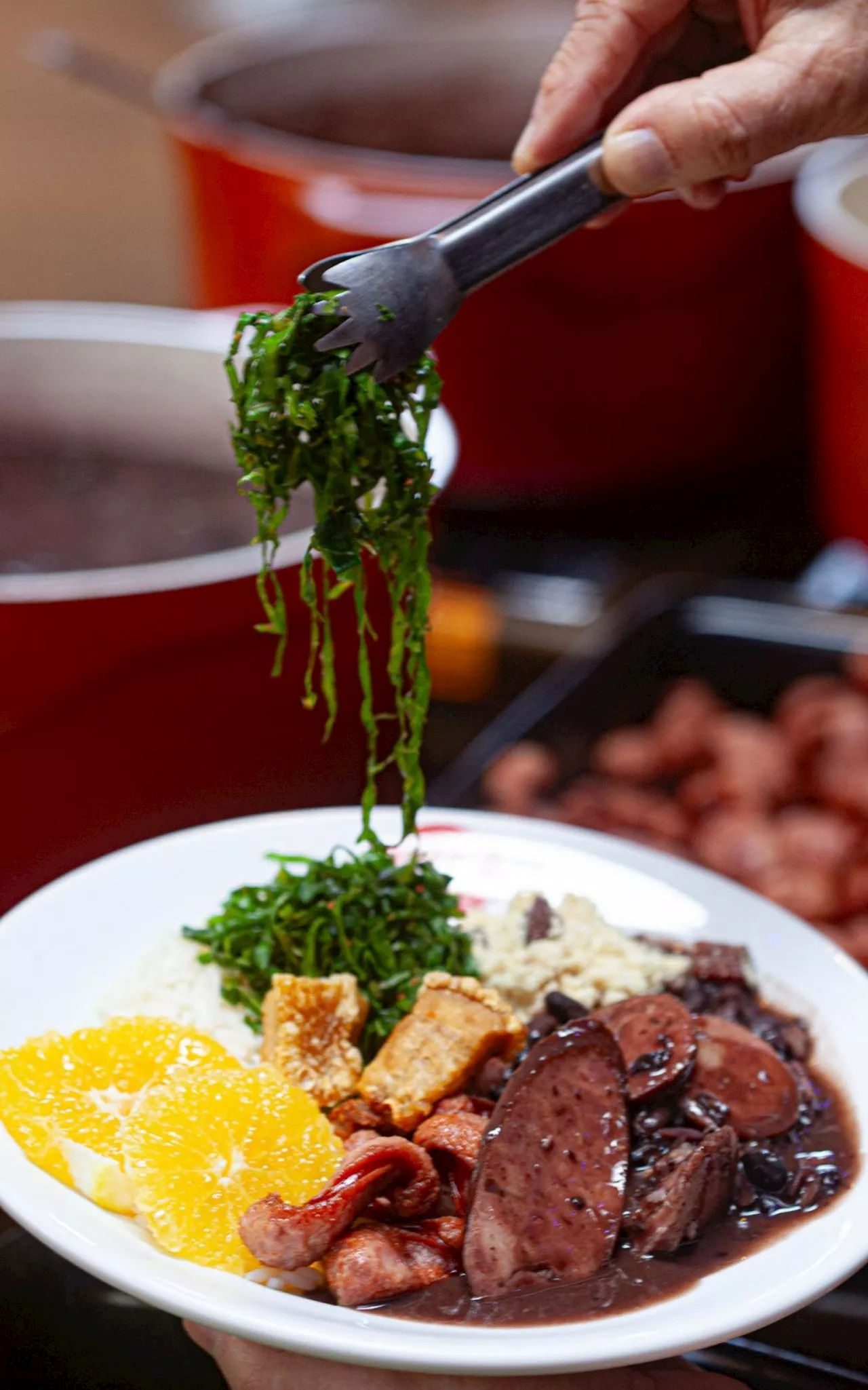 Dia de São Jorge terá comemoração com samba e feijoada em diversas regiões do Rio