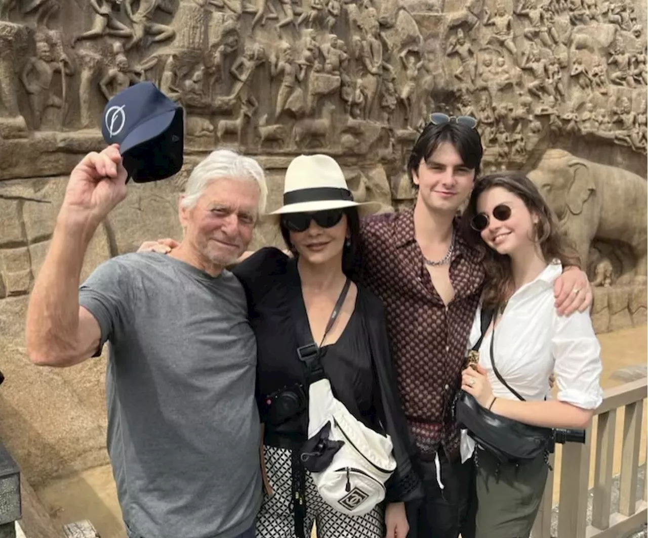 Michael Douglas foi confundido com o avô de seu filho em universidade nos EUA