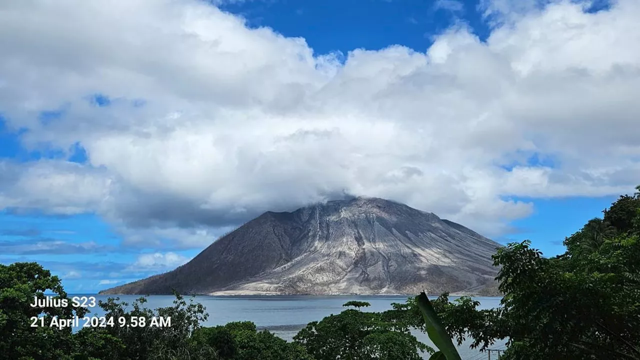 Status Gunung Ruang di Sitaro Turun dari Awas Jadi Siaga