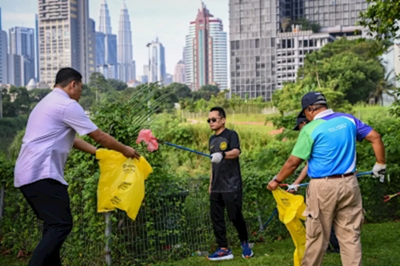 Nik Nazmi: Plogging brings positive impact on environmental sustainability