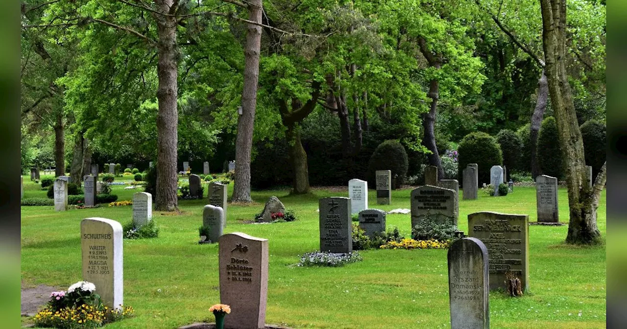 Potret Makam Sinead O'Connor Penyanyi Irlandia Akhirnya Terungkap, di Nisannya Ada 'Allahu Akbar'