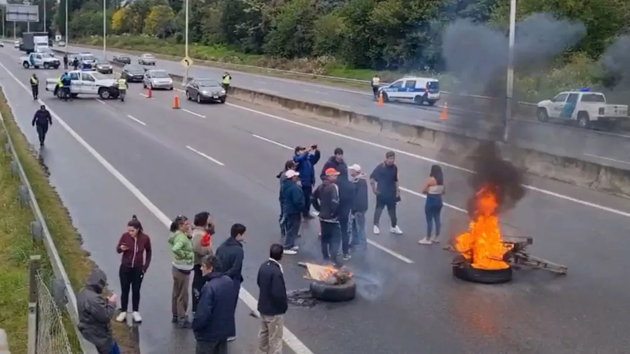 Caos en Panamericana: vecinos protestan por un puente peatonal destruido